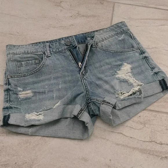 Destructed Denim shorts - Picture 4 of 12